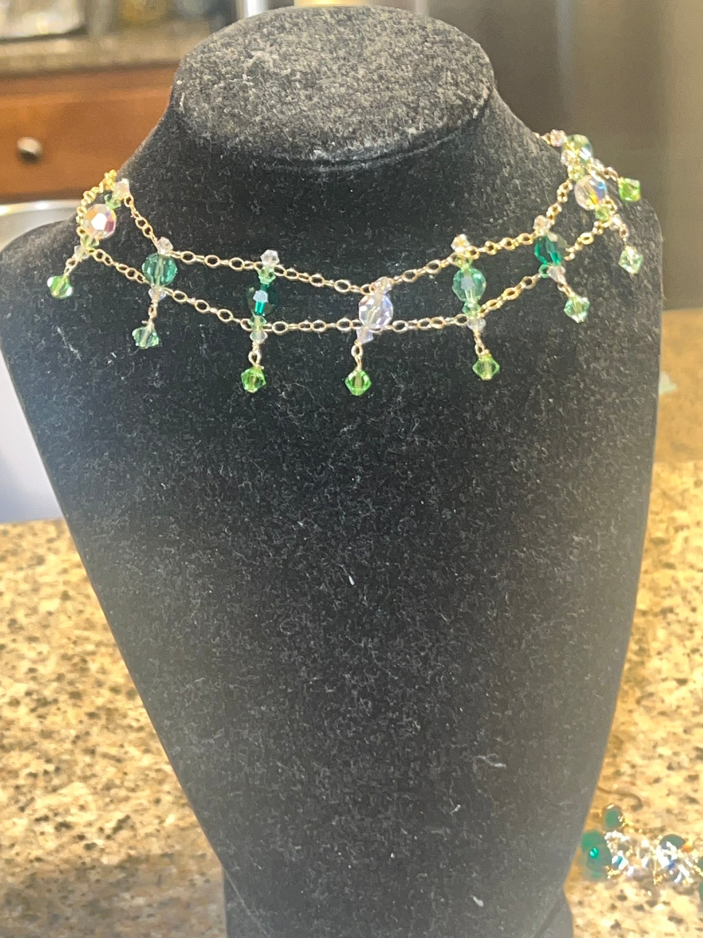 Crystal choker